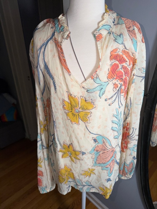 Spartina 449 Tops - Spartina 449 Cream Floral V-Neck Blouse with Yellow & Coral Accents
